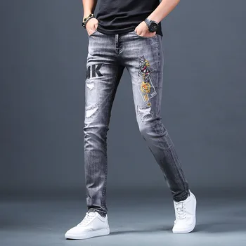 Debelo 2020 najstnikov Moške blagovne znamke luknjo-vezene jeans moške poletne tanek slim noge naravnost dimljen sivo priložnostne dolge hlače