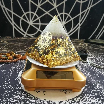 AURAREIKI Orgonite Piramida Sahasrara Čakra Jeremiel Povečuje Modrost Naravnih Ametist Beli Kristalni Smolo Piramida Nakit Obrti