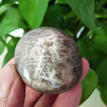 Naravni kamen črna moonstone kristalno palm reiki kamen gem chakra kamni in zdravilnimi kristali лунный камень