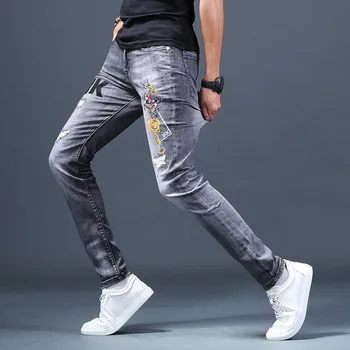 Debelo 2020 najstnikov Moške blagovne znamke luknjo-vezene jeans moške poletne tanek slim noge naravnost dimljen sivo priložnostne dolge hlače